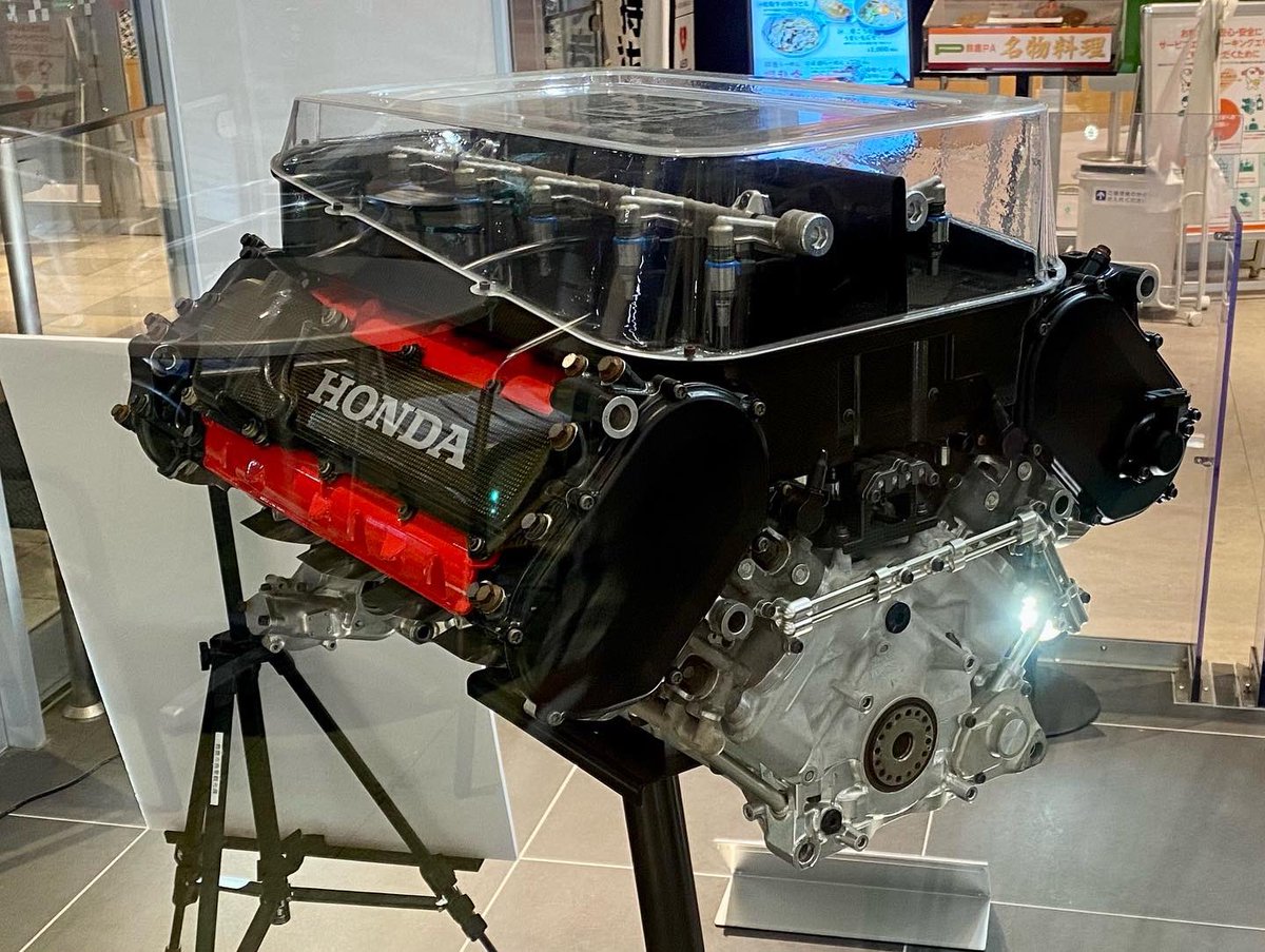 bpsrr4851's tweet photo. RE004E
V型10気筒・90度3,000cc.
最高回転数 19,000回転以上
最大馬力 900馬力以上
B・A・R・ホンダ006に搭載
#honda #f1engine https://t.co/jipZWadeFQ