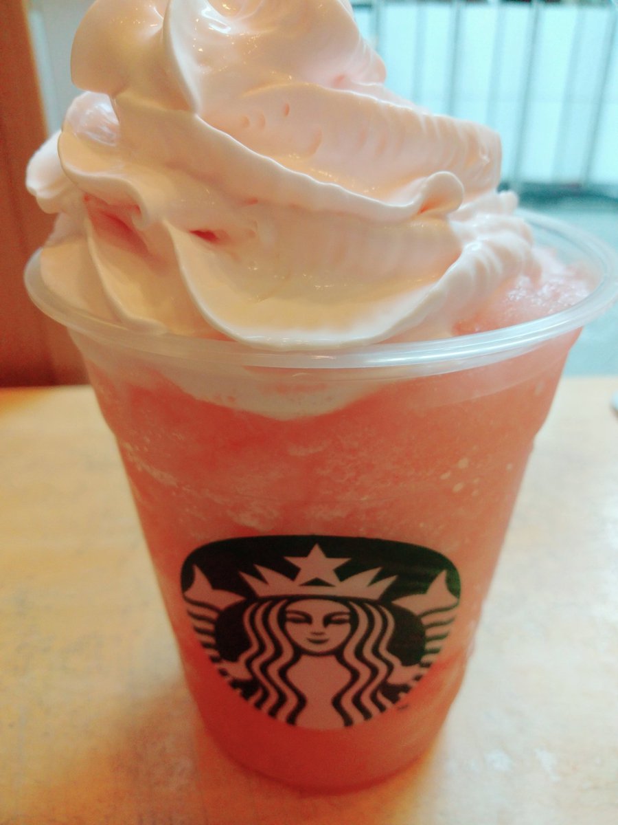 0827ho's tweet photo. スタバの桃フラペチーノ���味しかったです✨

#スタバ　#桃フラペチーノ　#新商品 https://t.co/CIWlBavoen
