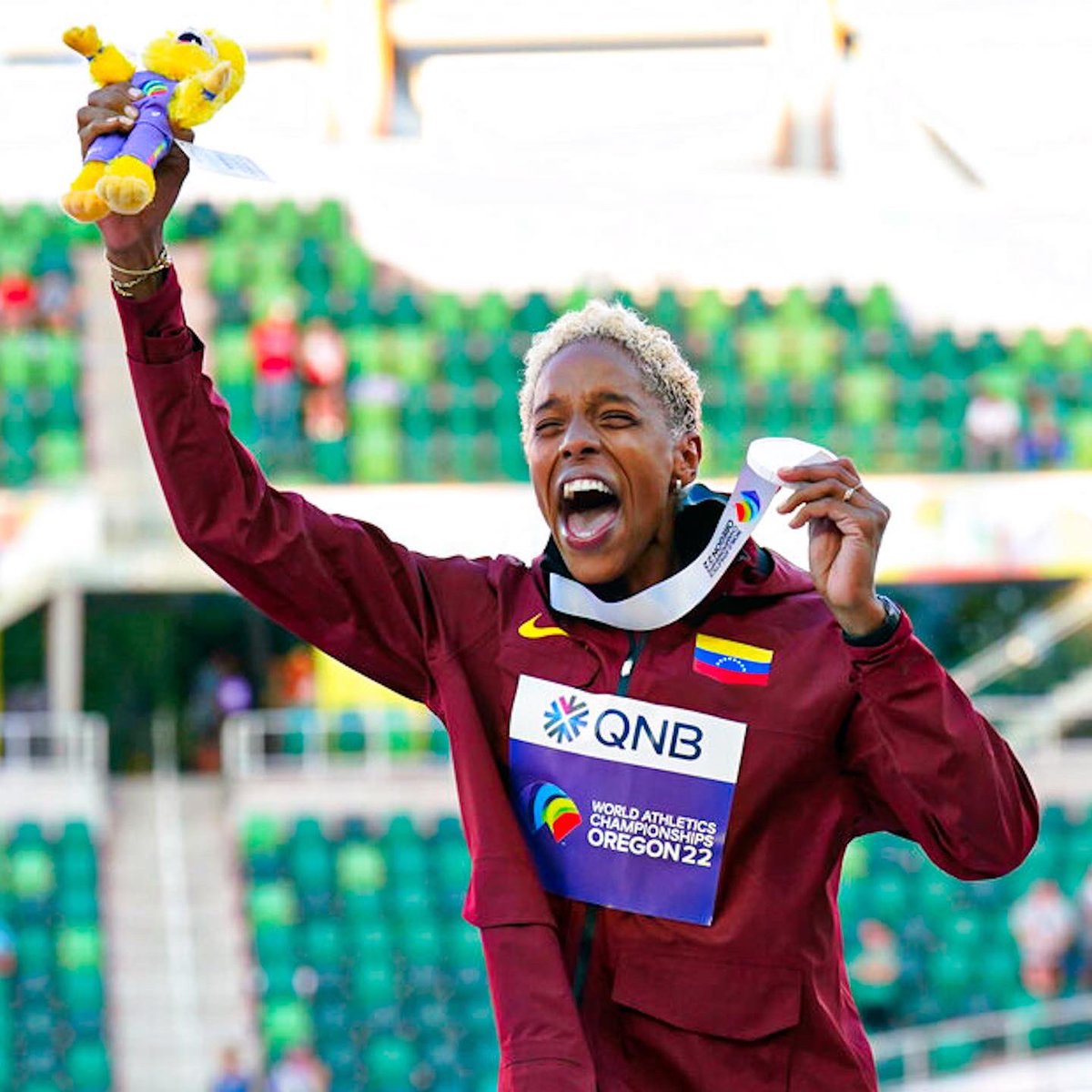 Erwin Chacón (@erwin_chacon) on Twitter photo #OrgulloVinotinto Hoy se convirtió en la primera mujer en la HISTORIA que gana tres mundiales seguidos en salto triple. Con 26 años, se ha coronado como la mejor del planeta en seis ocasiones. <a href="/TeamRojas45/">Yulimar Rojas</a>: REINA en su disciplina. #WCHOregon22 🇻🇪 #OrgulloVinotinto Hoy se convirtió en la primera mujer en la HISTORIA que gana tres mundiales seguidos en salto triple. Con 26 años, se ha coronado como la mejor del planeta en seis ocasiones. <a href="/TeamRojas45/">Yulimar Rojas</a>: REINA en su disciplina. #WCHOregon22 🇻🇪
