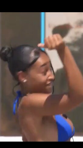 nati_estv's tweet photo. Nah because she ate #LoveIsland https://t.co/9eBn1alnhU