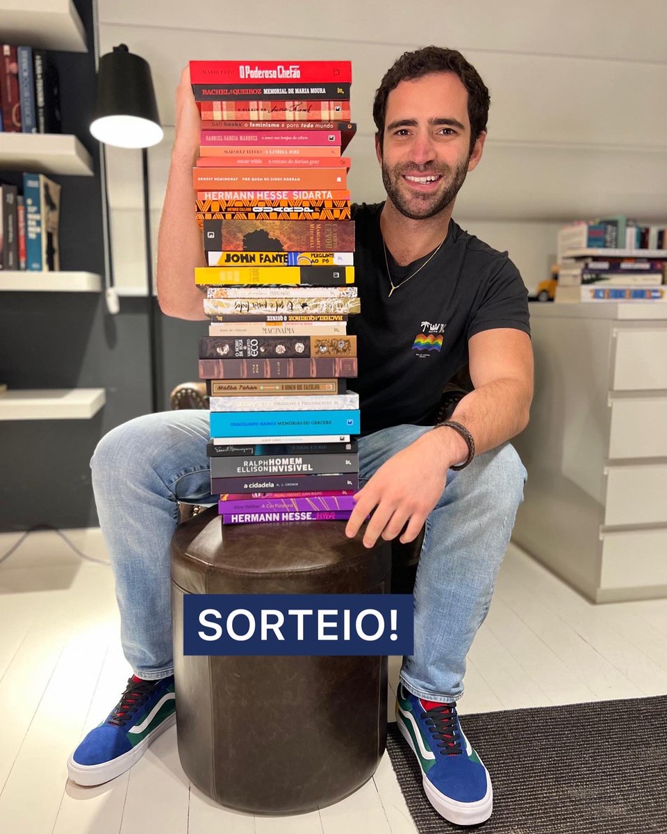 SORTEIO! Quer ganhar esses 30 clássicos do <a href="/editorarecord/">Grupo Editorial Record</a>, escolhidos por mim? 
Basta seguir as duas contas aqui no Twitter (a minha e a deles) e dar RT nesse tweet!
Resultados em 1 semana e vencedor apenas domiciliado no Brasil!