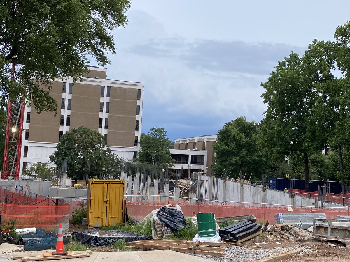 nplace01's tweet photo. A view from the ground level of the #PoultryScienceBuilding @UGA_CollegeofAg @GAPoultryFed Still very good partnership opportunities available to be part of this effort for advancing our #Poultry industry https://t.co/lXYc3V6shE