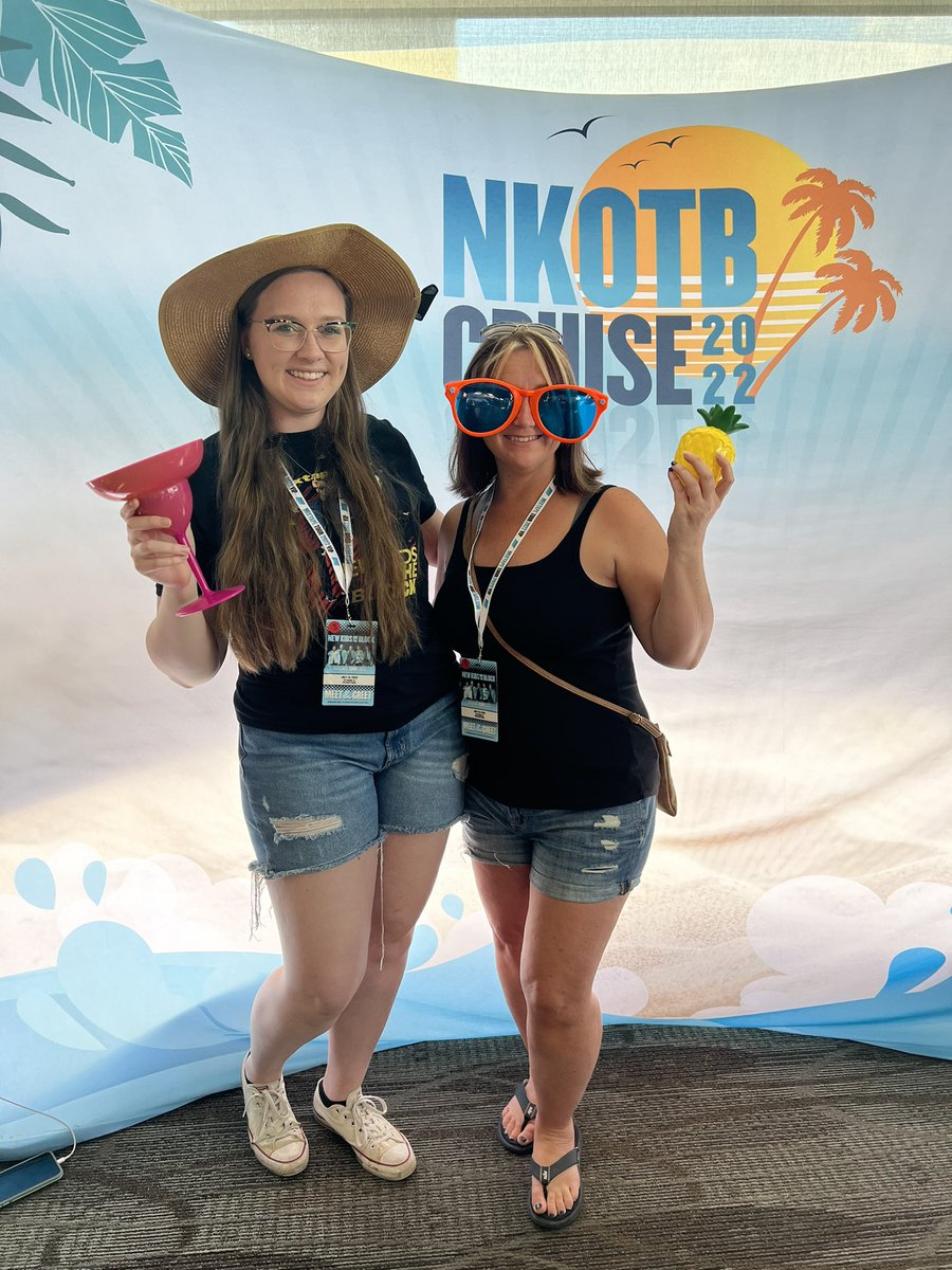 alexdcasey's tweet photo. We’d love to sail away with the New Kids! Pick us for the #nkotbcruise2022 🚢🍹🌴 https://t.co/e4pp2v4TKT