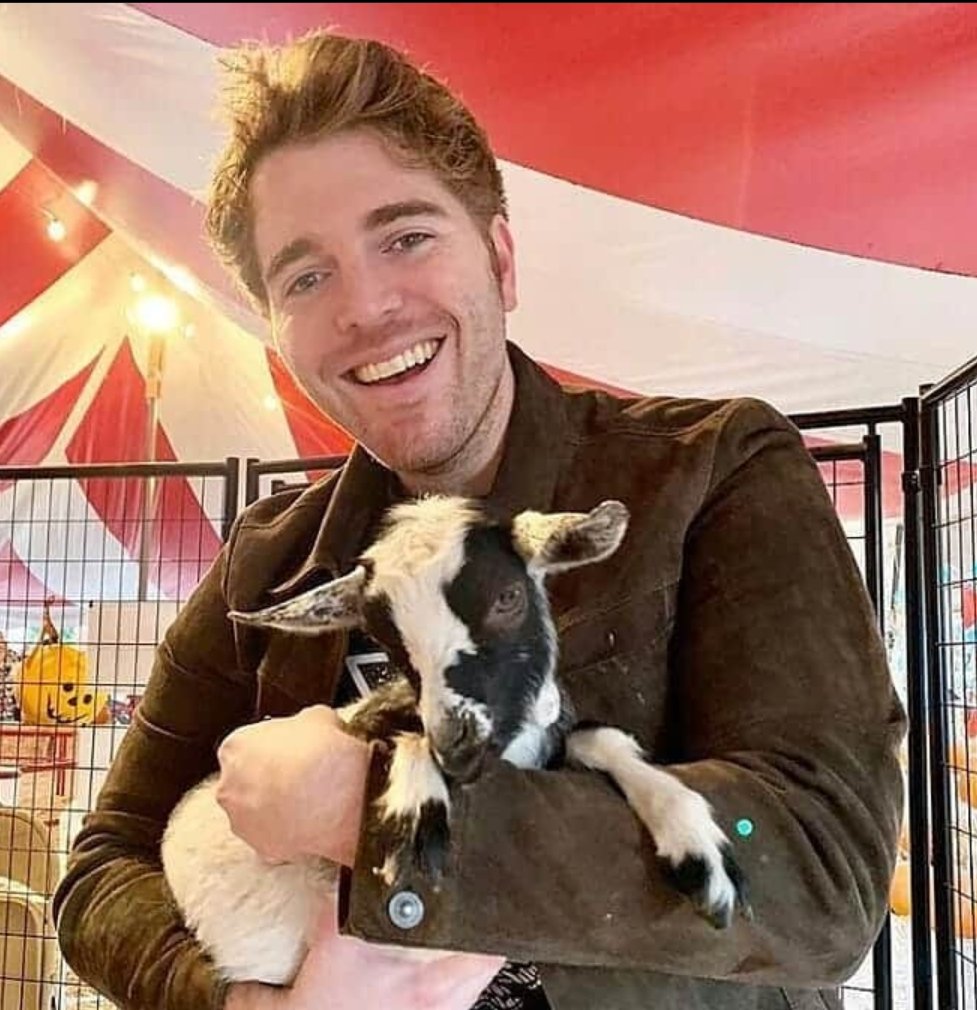 Happy birthday Shane Dawson        