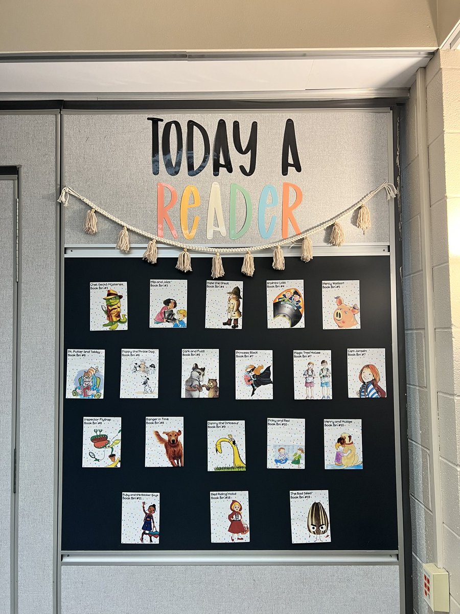MrsDeGraffWPE's tweet photo. Obsessed with this space in my classroom library! Visuals of book characters and what book bin they can be found in! 😍 https://t.co/knYwZu0GYz