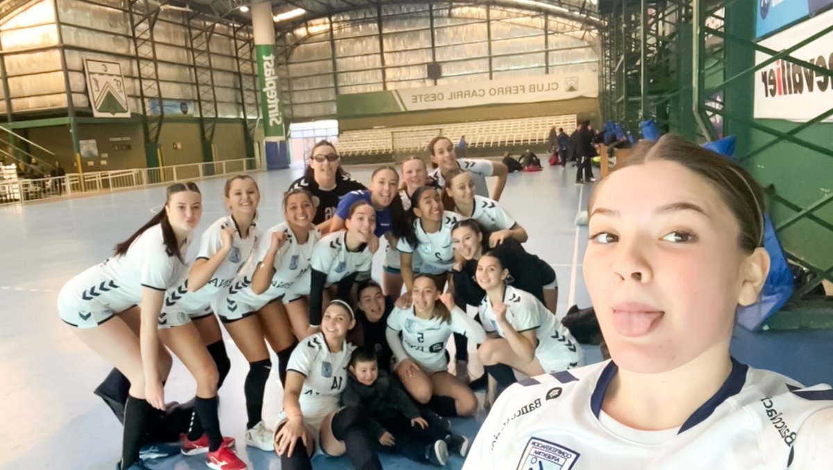 La Selección 🇦🇷 Juvenil Femenina continúa con su puesta a punto de cara al Mundial que se jugará en Macedonia del Norte 🇲🇰, del 30/7 al 10/8.

En estos últimos días disputó dos amistosos, triunfos ante la Selección Junior de <a href="/femebal/">Fe.Me.Bal.</a> 29:27 y la LHD de <a href="/SedaloArgentina/">Sedalo Argentina</a> 32:25.