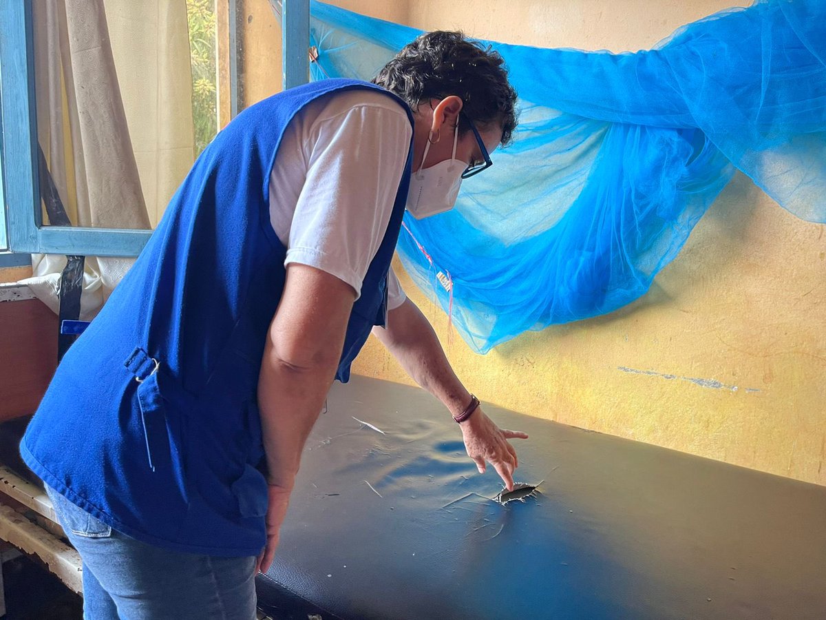 Defensoria_Peru's tweet photo. #Loreto En supervisión a Centro de Salud de Mazán, cuenca del río Napo, advertimos deficiencias en infraestructura y equipamiento, cunas y camillas están oxidadas, y colchones deteriorados. Establecimiento es inadecuado para atender a pacientes, vulnerando #DerechoALaSalud. (1/2) https://t.co/Nj3UFKkFv6