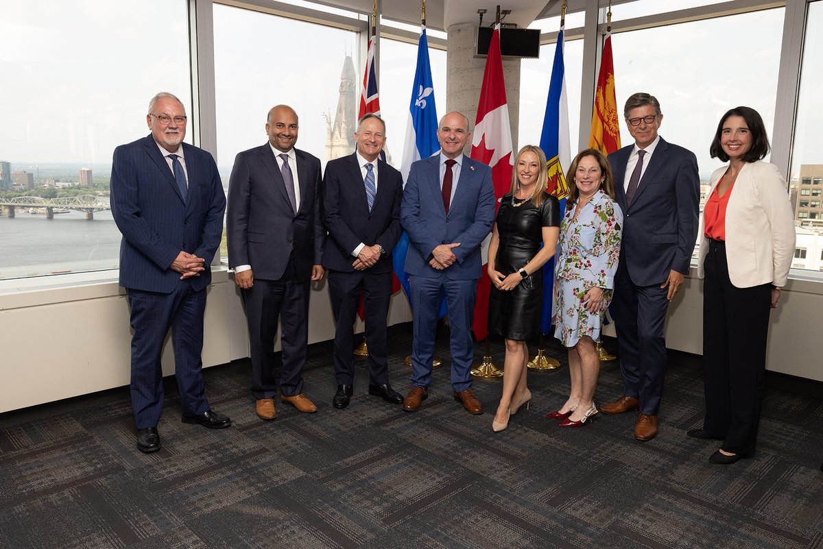 Today, HAC had a productive meeting with <a href="/R_Boissonnault/">Randy Boissonnault 🏳️‍🌈</a>. Together, we can establish Canada’s tourism sector and the hotels that support it, as a driver of economic growth and meaningful employment. #CdnPoli