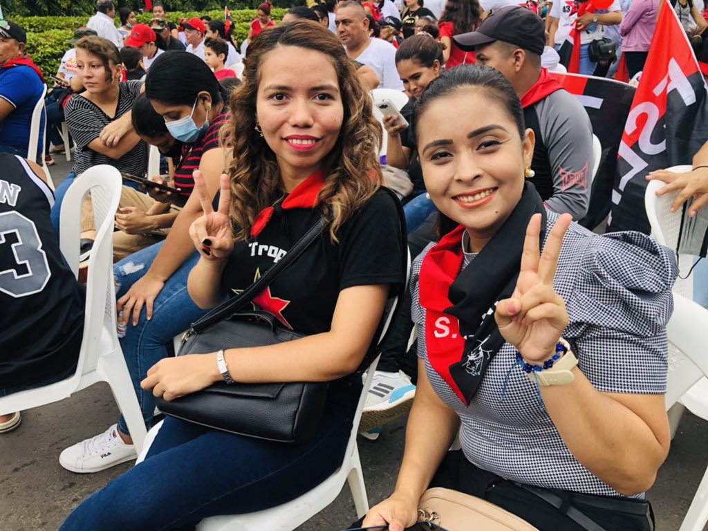 Tod@s atent@s desde #LeónRevolución al discurso de nuestro Cmdte Psdte Daniel Ortega 

En saludo al #4319FuerzaDeVictorias 

#TropaSandinista ❤️🖤✊🏻