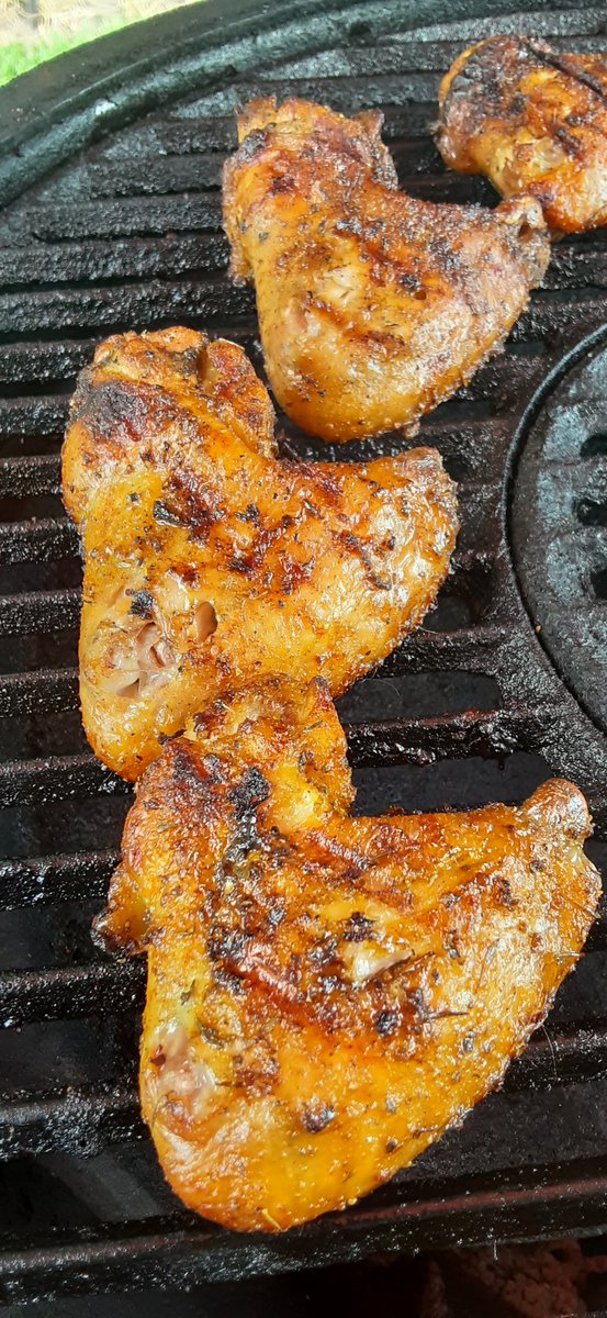 Pitmaster JW Grilled Lemon Pepper Chicken Wings.
There were delicious!!!
#Kosmosq