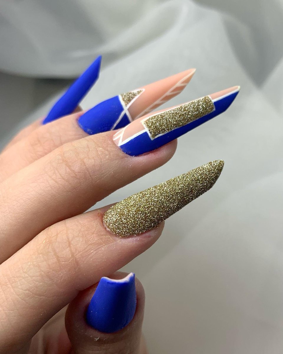 Piinkcure's tweet photo. Simplesmente encantada com essas nails arte. ✨ https://t.co/Hgf9k3x3gd