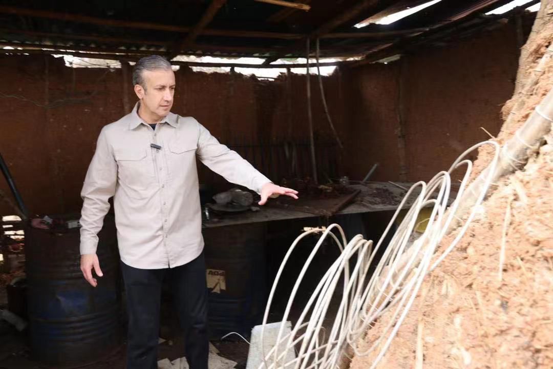 ViceVenezuela's tweet photo. #EnDetalles || El Ministro del Petróleo, @TareckPSUV informó que se está adelantando la reparación de los tramos afectados, así como la investigación para dar con los responsables del ataque al gasoducto en el oriente del país. 

 #19Jul https://t.co/yCC0U3EX7H