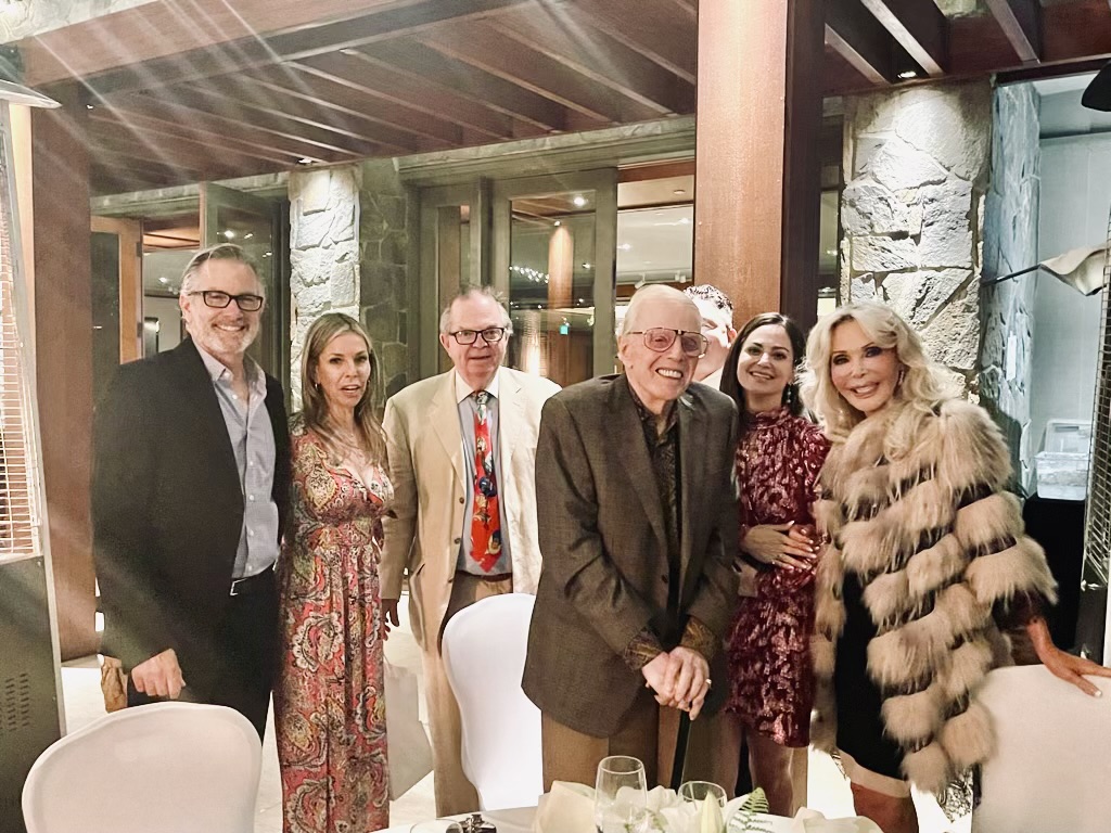 UnstoppableMeBk's tweet photo. 1/2. What a fun weekend celebrating my 30th Wedding Anniversary, with my wonderful husband Bobby. It’s a wonder that 30 years could fly by so quickly. https://t.co/KD4fMFT8MF