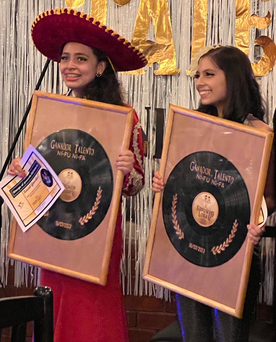 Pmelendezmusic's tweet photo. Por invitación de #NiFuNiFazona9 directivos y asociados de #musicartes y #aginpro participamos en la final del concurso de talentos de #NiFuNiFa
Felicitamos a las ganadoras del certamen y agradecemos a los establecimientos que aportan su parte al desarrollo de nuevos artistas. https://t.co/HN295wPOP4