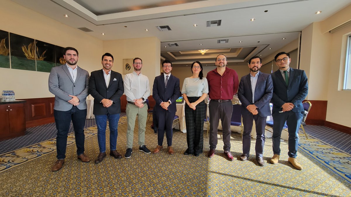 n_larenas's tweet photo. Hoy participé en la sesión de directorio de @ADENAEcuador en #Guayaquil, asociación que busca trabajar por una aviación doméstica ecuatoriana más competitiva generando y proponiendo reformas para todos los operadores aéreos. https://t.co/YkcF3gBvFv