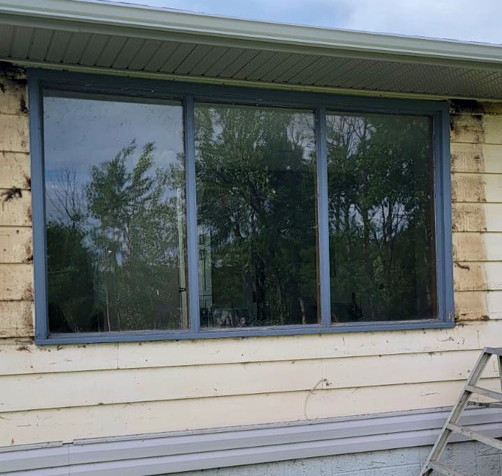 78033DKASA's tweet photo. Sometimes we get the incredible opportunity to really update a home - check out this fantastic front living room #window transformation from a flat window to a beautiful bay window!
#yeg #Edmonton #yegwindows #yeglocal #yegrenovations #yegcontractor https://t.co/IE5eTyf3tQ