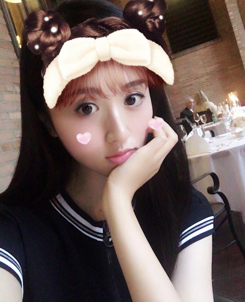 Ailingzhang1988's tweet photo. Today fate has blessed me with a dream, a dream that makes me want to cry.
I dreamt of a boy I was super fond of in middle school.
He was the saddest regret of my entire adolescence.
In the dream we finally got together.#buddinglove #Adolescence https://t.co/FtXxxWh4E2