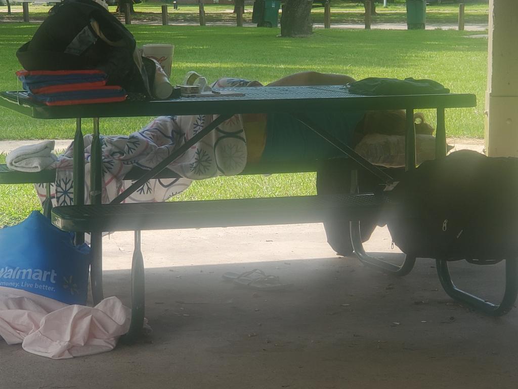 Naughtya83's tweet photo. The kids are safe with their father at least, but @Graysen_Slade and I have gone from bad to worse. Tried to make Texas and they repod our car in Alabama. Currently living in a park, and could use a little help. PayPal mistyslade83@gmail.com or use the original gofundme link. https://t.co/5ErCUdZMHA