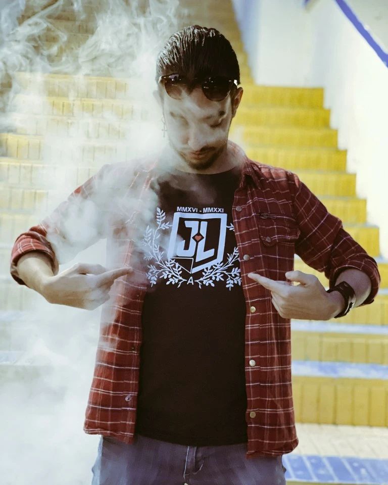 laynedeli's tweet photo. Certified #SnyderBot
@RollingStone
@TatianaSiegel27 Cope .
#SnyderCutOnDigital
#RestoreTheSnyderVerse https://t.co/jgrxK2VSjl
