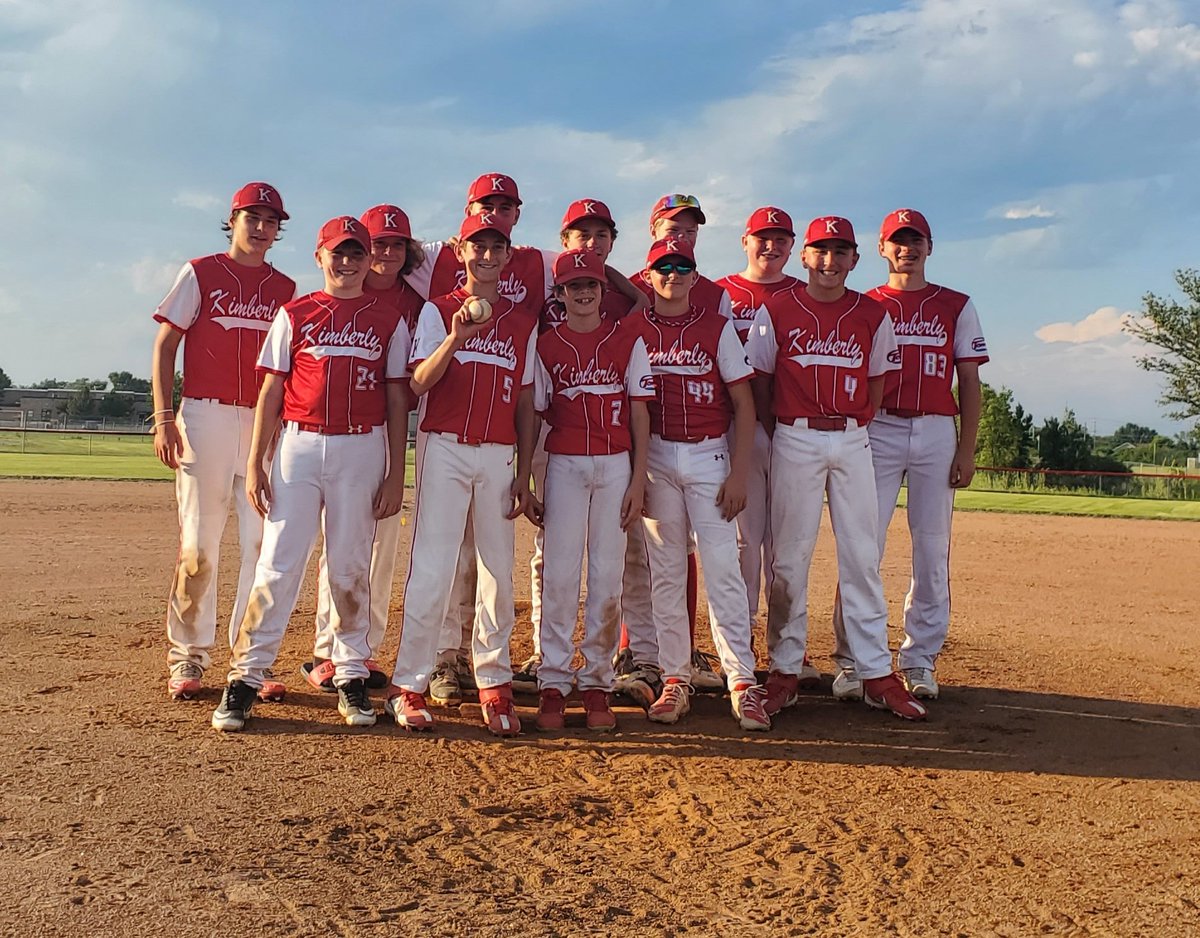 metropapermaker's tweet photo. Been a pleasure helping coach this hard working group of young men from our @thekimberlybase 13/14U. Maybe the best game they played all year tonight. Back at it Thursday as we hope to win two more to finish the year. #MakerPride https://t.co/bkkZLD5OUo
