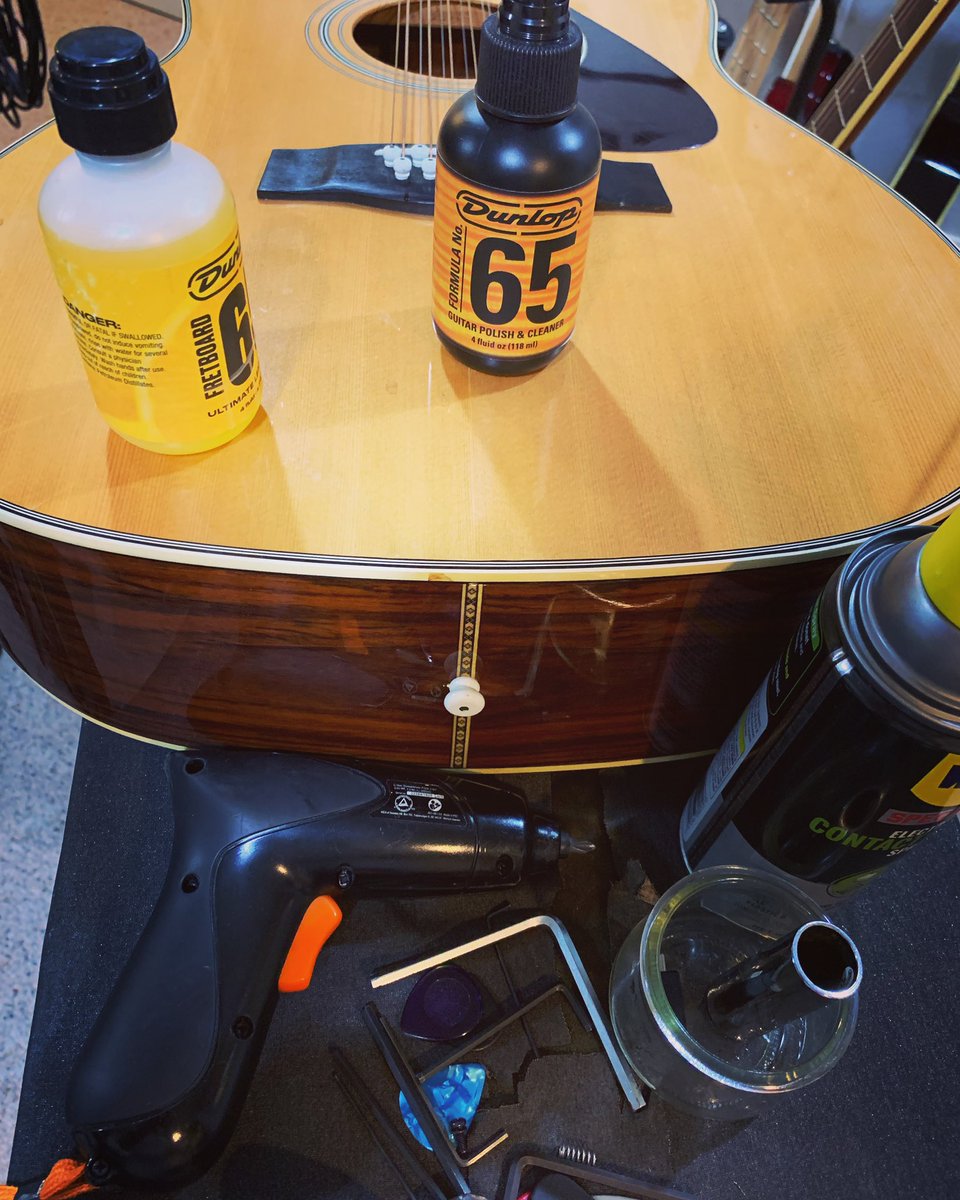 borauslusoy's tweet photo. Guitar maintenance day. #musicproducer #yamahaguitars #12stringacoustic https://t.co/YWPpbnvkAS
