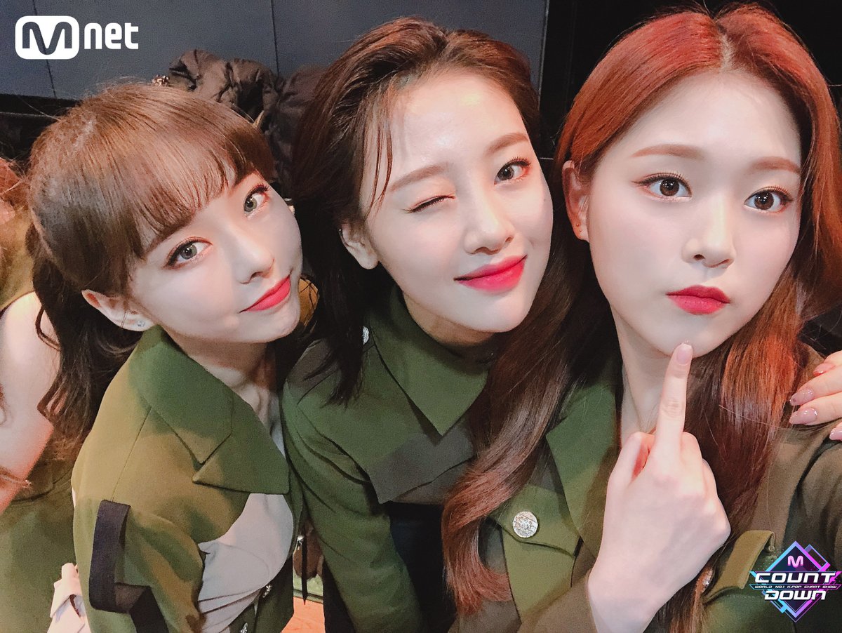 moobiusverse's tweet photo. It's a #ℬu𝚝͟𝚝͟𝚎r୫𝒫arty! ¿Acaso esas son las bebas en modo mantequilla? hemos llegado vestidas de verde porque es lo mas cercano al amarillo que encontramos but still we're ready to be #𝚂mooth𝑙𝑖𝑘𝑒A𝟟D! 🧈💗

other side of the ⋆ ˙ ⊹ #𝑚oobius https://t.co/DArdxgYSRH
