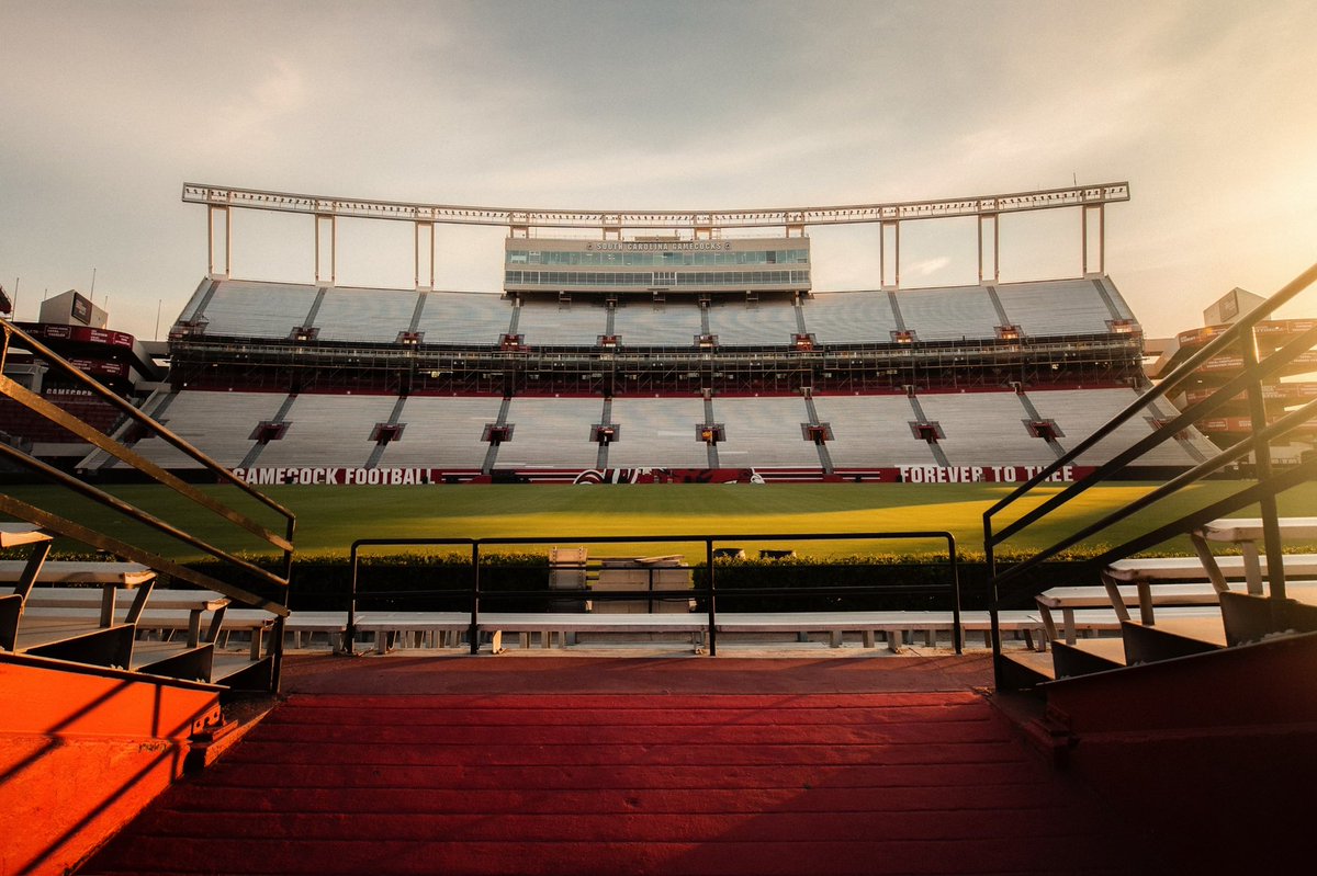 GamecockFB's tweet photo. Soon. https://t.co/uEOJdGg9aZ