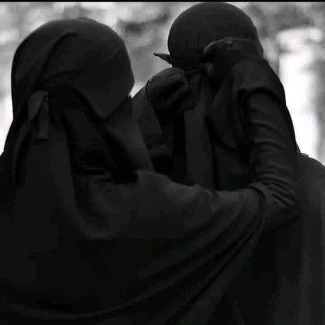 لَا تَكُونِي "مِثلهُّن"

"بَل كُونِي" مَثلاً لَهنّ .. ❤️❤️