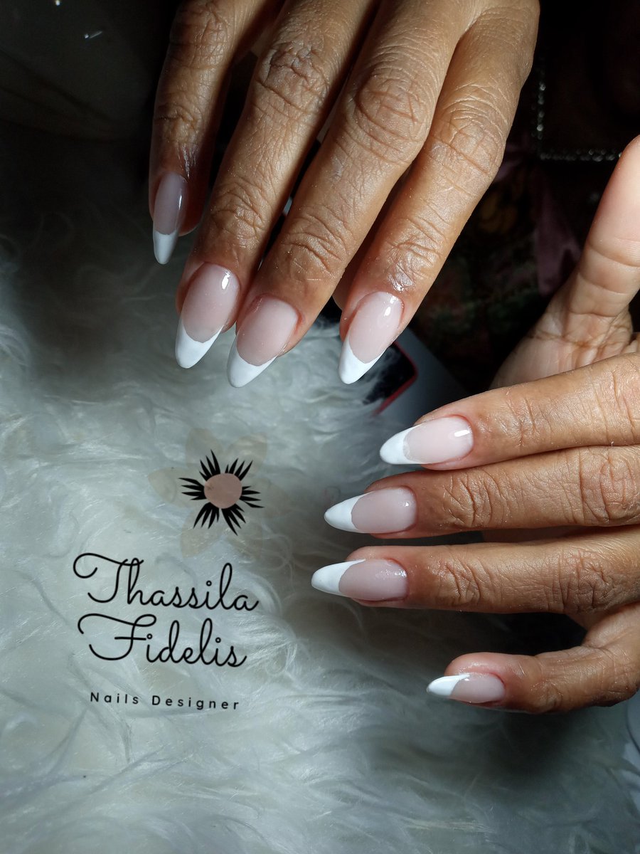 RhyanneFidelis's tweet photo. Com a prática o resultado vem
Fibra de Vidro
#fibradevidro #formatosdeunhas #stilettonails #almondnails #bailarina #squarenails
#alongamentodeunhas #unhaslindas #unhasperfeitas #voliacosmeticos https://t.co/NQajtfnrxh