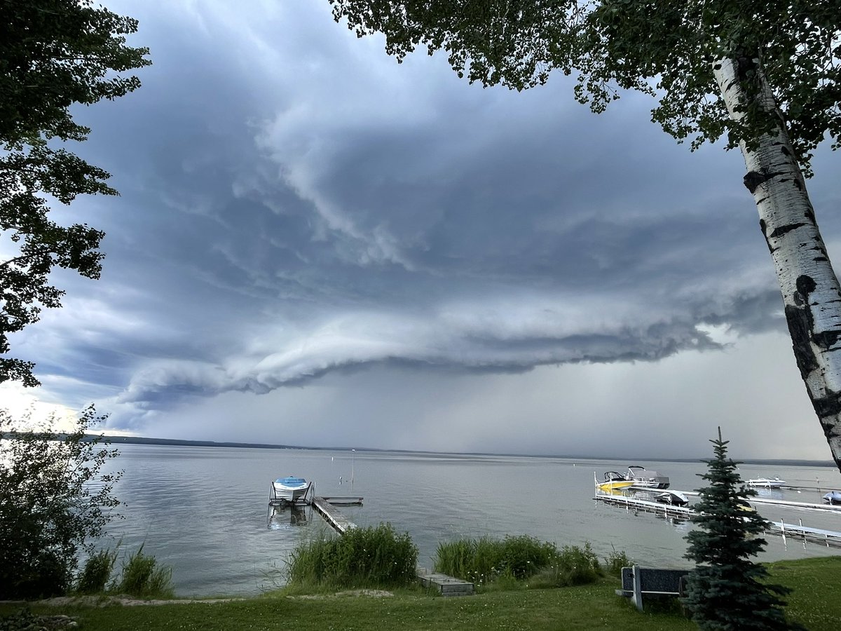 drbrichens's tweet photo. #abstorm. Incoming at Pigeon lake https://t.co/wjyTxGYbwD