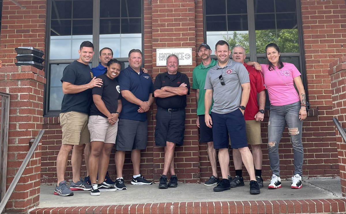 Retired 8 years, living 400 miles away. It was a no brainer, when I got an invite to meet up with Local 36  members for lunch, who were in town on union business. Convos picked up where they left off 8 years ago.#DCFD #Brotherhood