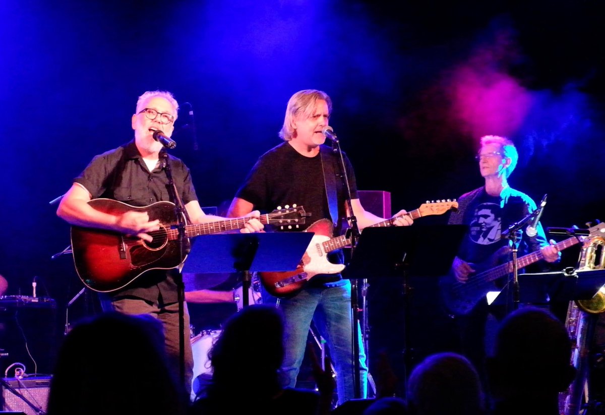 TDelevantes's tweet photo. ‘You Can Look (But You Better Not Touch)’ with @gwtallent and the @PlayersLong @3rdandLindsley 

#delevantes #longplayers #garrytallent #americana #livemusic #brucespringsteen #estreetband #theriver #nashville https://t.co/aODpA18e3J