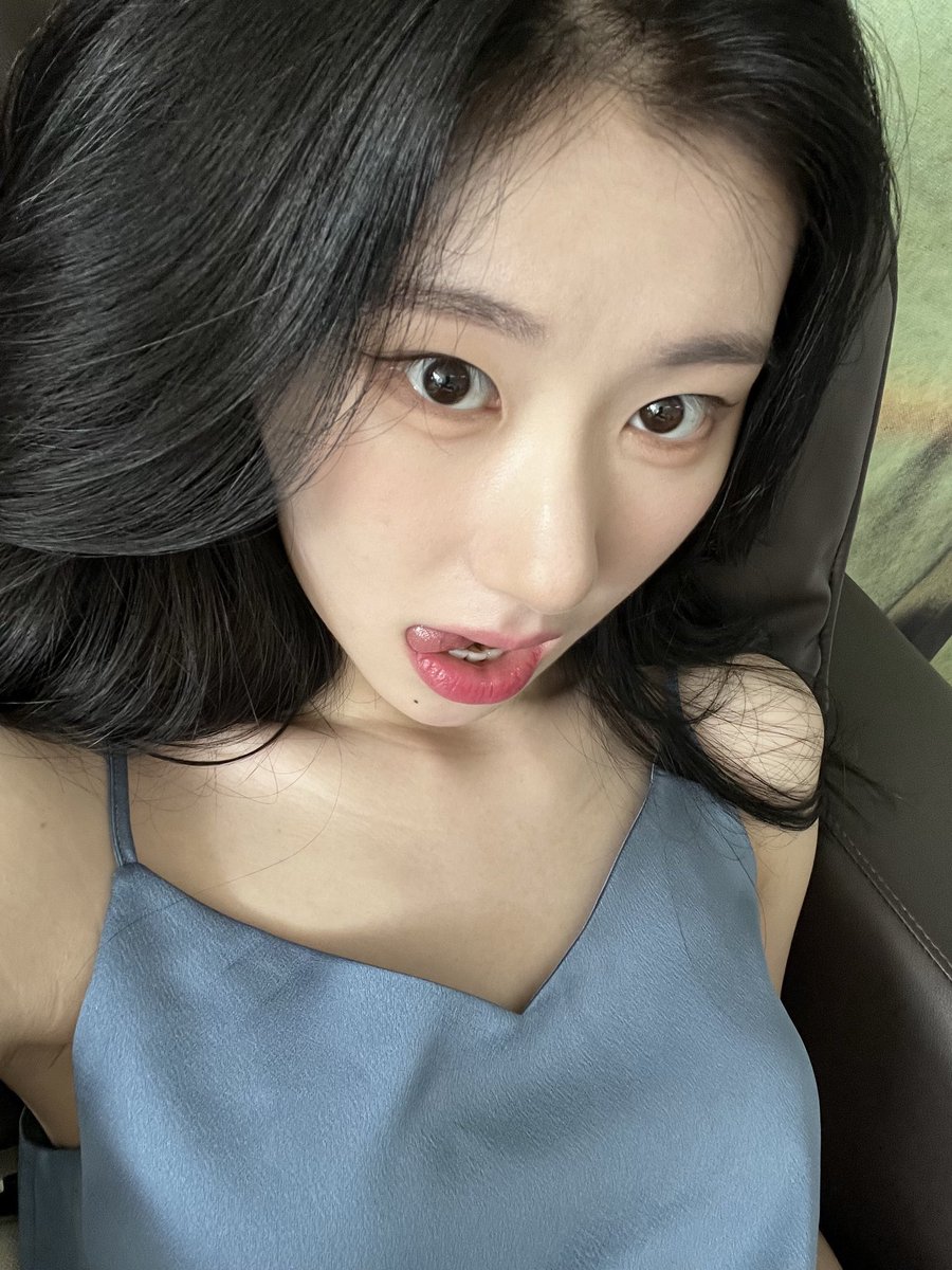 LEE CHAERYEONG FROM ITZY