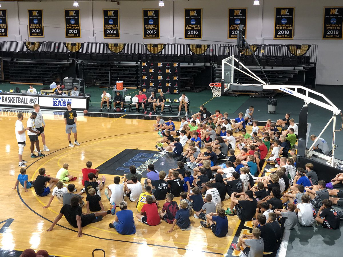 mlamberti24's tweet photo. 📸 🗣 our speakers at camp.

Sunday: Asst. Coach @HarrConnor 

Monday: Alum @Meinymuff and Current players @BryceButler_5 @zachrasile1 @MalikPg1 @ben_sarson 

Tuesday: Head Coach Ben Howlett

Fired up for our last day, Championship Wednesday!! #GoWLU #TopperNation 🏀 🏆 https://t.co/loz7nhT9fa