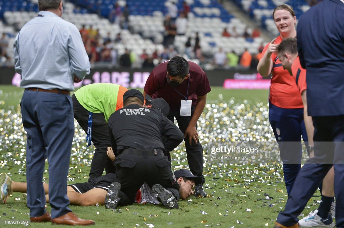 So, last night was something.

2022 Concacaf W Champs ✅ 
2023 World Cup Qualification ✅ 
2024 Paris Olympics Qualification ✅ 
Front row seats to the pitch invader take down ✅✅✅