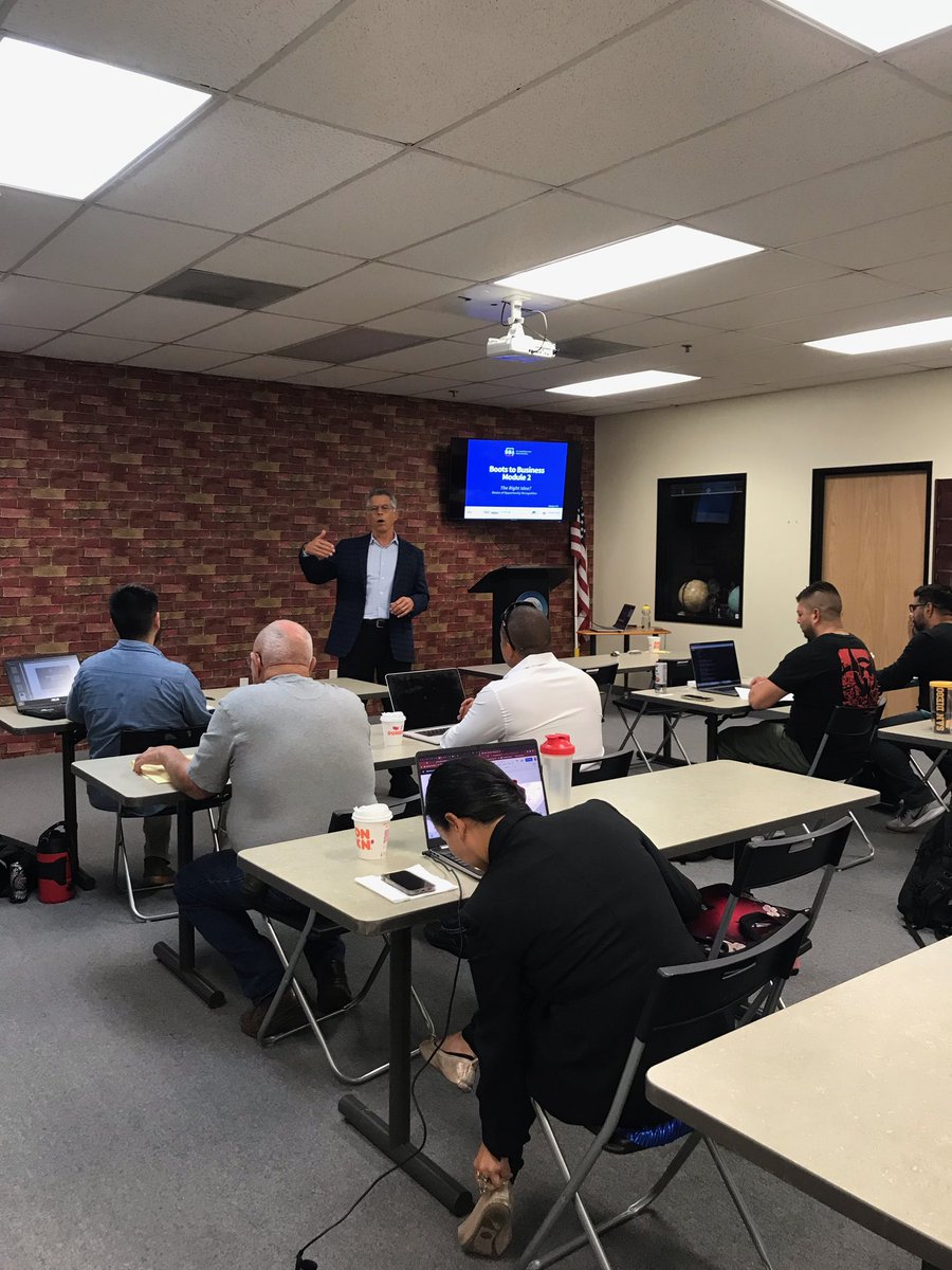 SoCalVBOC's tweet image. Great day at @innovatemurrieta today where Darrell Steele presented an in-person @bootstobusiness Reboot to #Veterans who are looking to start or grow their business!

Visit socalvboc.org/boots-to-busin… for our upcoming online &amp;amp; in-person classes. 

#SoCalVBOC #VetBiz