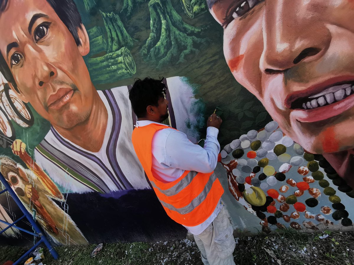 PeruFondo's tweet photo. 🤝#ApoyoLocal del Fondo Socioambiental del Perú al Movimiento cultura colorada🎨I 'Homenaje a los #defensores de la Amazonía a través del arte'. en la región #Ucayali.
📸Franco Tarazona Ochoa
CC Real Plaza de Pucallpa
#DefensoresAmbientales #ganadores2022
#Amazonia #Apoyados https://t.co/7i4JrJWKjp