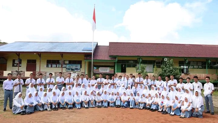 privasi_okey's tweet photo. Kangen masa SMA dulu 😭😭 https://t.co/LAKJXtB0cb