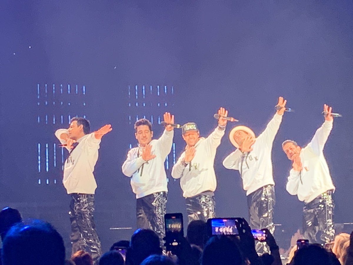 bethfulton's tweet image. #nkotbmixtapetour2022 #Pittsburgh