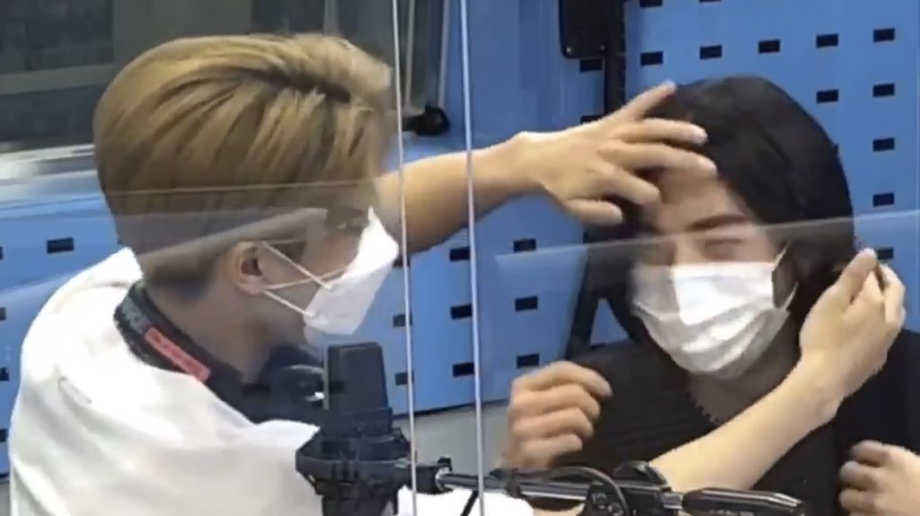 hyunrcha's tweet photo. BLACK X BLONDE HAIRED HYUNSUNG SUPREMACY https://t.co/xdNAgTrQ8m