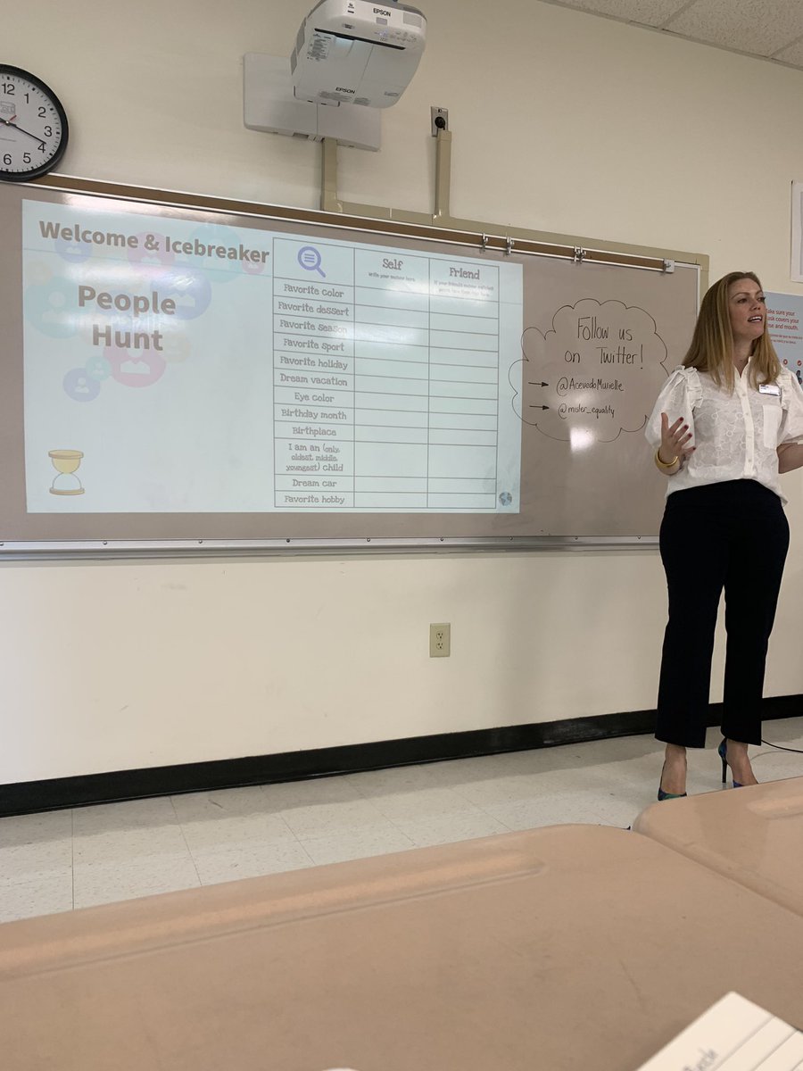 kattyk27's tweet photo. @ParticipateLrng #PLOrientation2022 #UnitingOurWorld Time to visit a school in Durham. We reinforced everything we learnt in our online courses before coming to USA. #smallgroupreading #wordstudy #writing #Kindergarten #participatelearning https://t.co/CJj1QfH4Fw