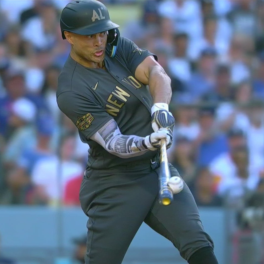 A: He's not even looking at the ball
B: LOOK AT THE COMPRESSION