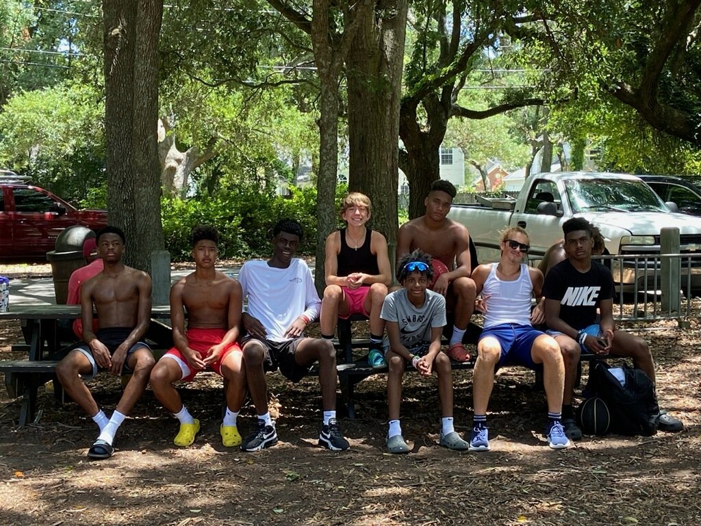 ShelleyJ_19's tweet photo. It's always been about more than basketball! These young men are forever bonded. @MidwestBBClub @BrycenJohnson23 #usbanationals #family #hisbrothers https://t.co/yR3jwiA6Af
