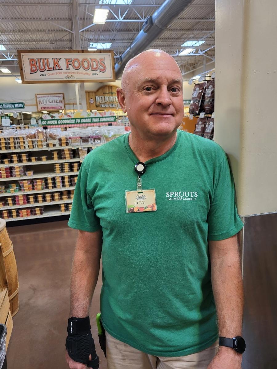 My mom sent me this pic of Steve from the grocery store today. She asked for his photo to show me how much he looks like <a href="/CaptMarkKelly/">Captain Mark Kelly</a> and <a href="/StationCDRKelly/">Scott Kelly</a>. Steve says he gets that a lot. 😂