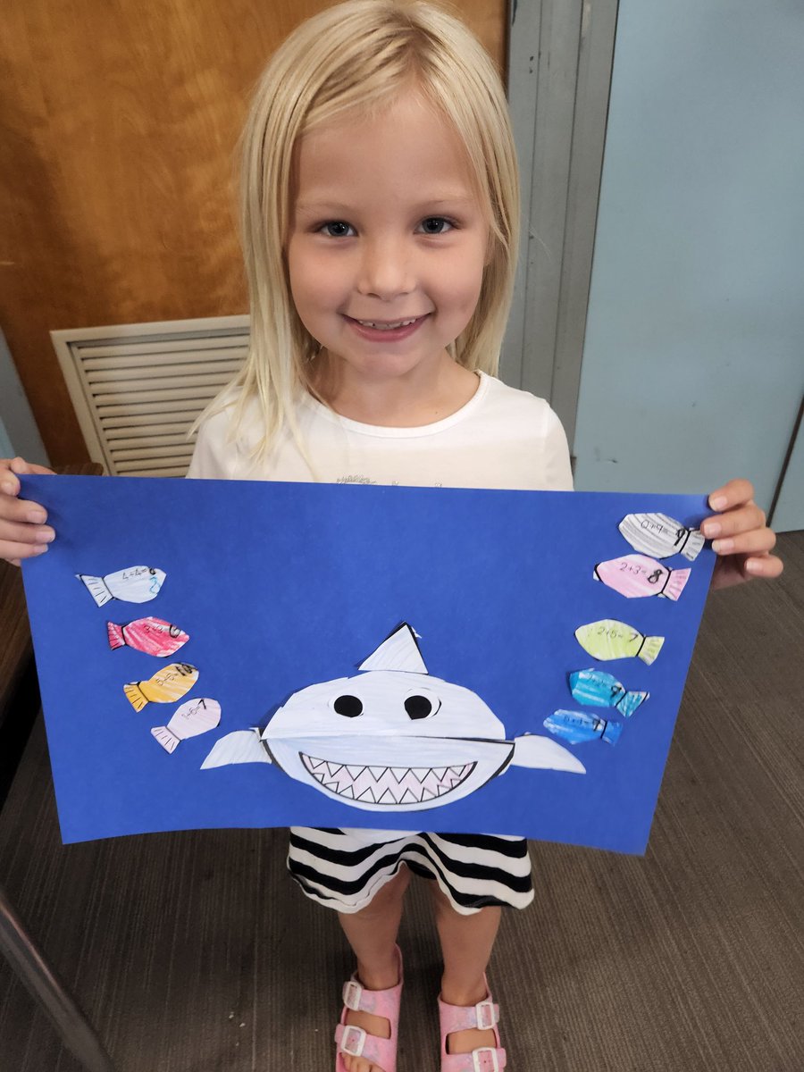 MsCteach2nd's tweet photo. 2nd graders are Sharktastic at their math facts! #wcsflight #undertheseaweek https://t.co/E9s2UrUE4g