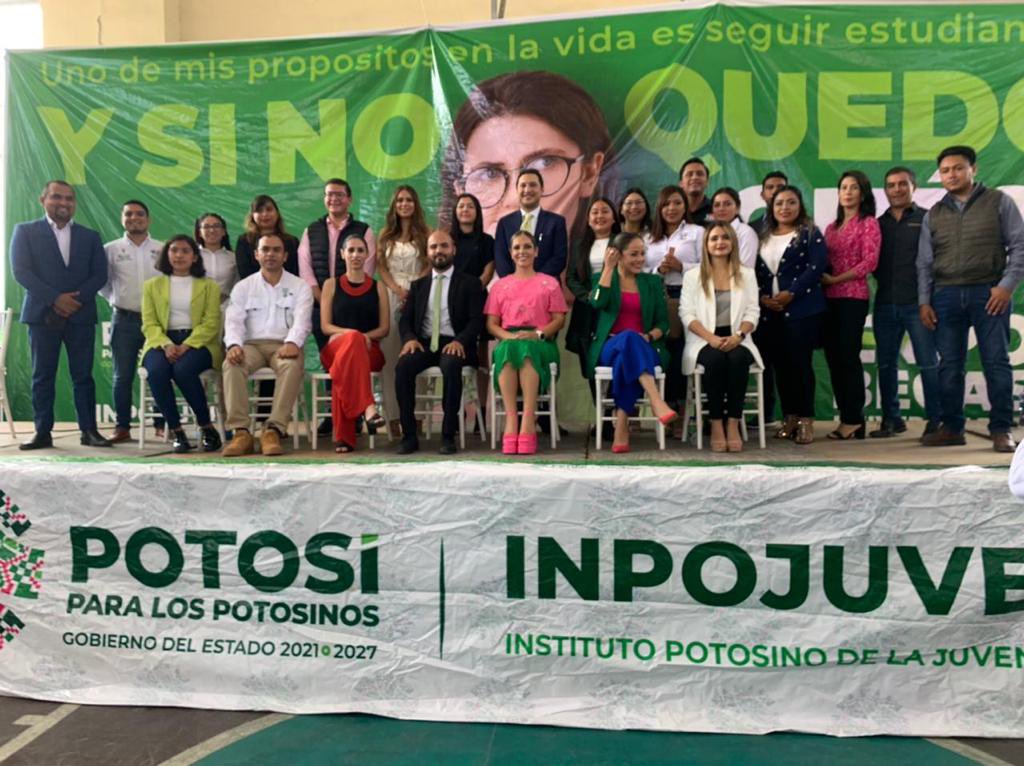 Begoga_28's tweet photo. Felicito al Director del @Inpojuve Joaquín García por este gran evento en donde se abren oportunidades a los jóvenes que quieren estudiar. Permitiéndoles desarrollarse en todos los ámbitos de su vida y sin duda forjar un futuro próspero para las y los Potosinos #yasenota https://t.co/BlkjfEL06C