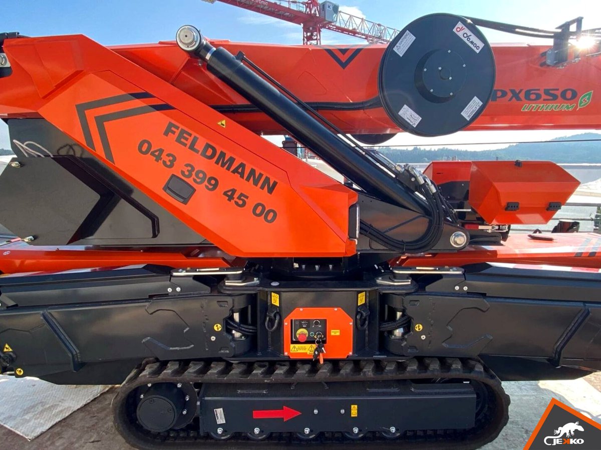 jekkocranes's tweet photo. Fieldmann's electric SPX650 kissed by the sun as it ropes in the walls of a building. ☀️
With a maximum lifting capacity of 5000kg the SPX650 makes moving these weights child's play! 🦎
#jekko #jekkocranes #liftingsolution https://t.co/wAB9AgwLlT