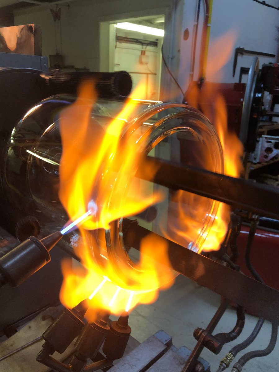 Arran_Solo's tweet image. Shout out to the @Asynt glassblowers - they must be feeling hot, hot, hot! #jacketedreactors #customglassware #scientificglassware #heatwave