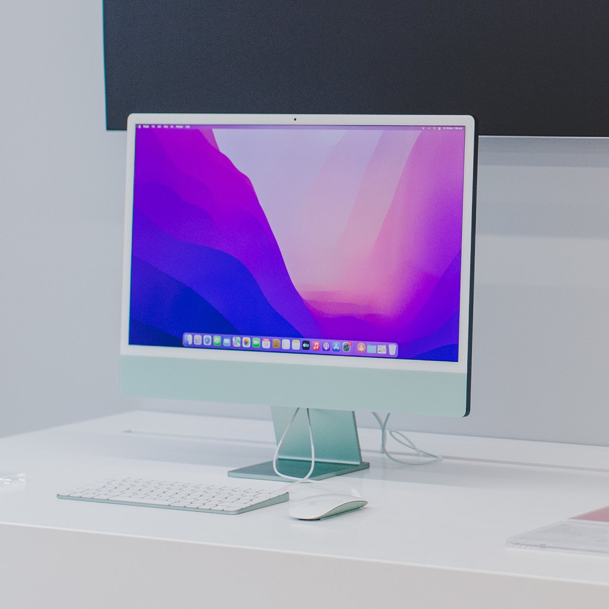 24” iMac teď můžeš pořídit o 3000 Kč levněji. A kdyby se ti to i tak nehodilo do rozpočtu, využij Easy Upgrade a za rok ho zase vyměníš. Třeba za jinou barvu 🌈 → istyle.link/imac-3000 // #istylecz #imac #easyupgrade