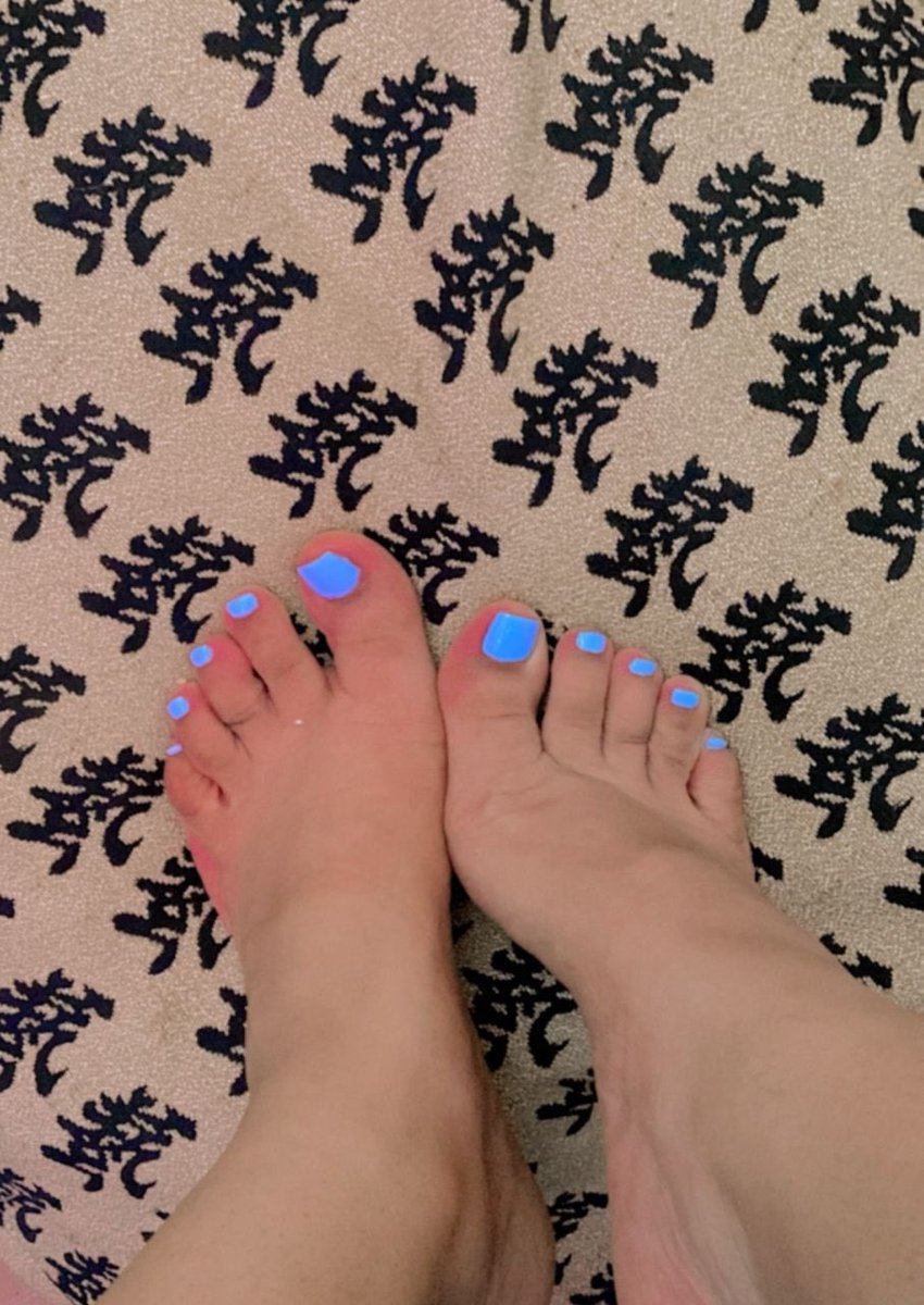 Chynafeet1's tweet photo. Para comprar más de este contenido mándame un mensaje a él DM 💬🔥 #feet #pieshermosos #Fetichismo #fetichismopies https://t.co/MVFXOGSWZz